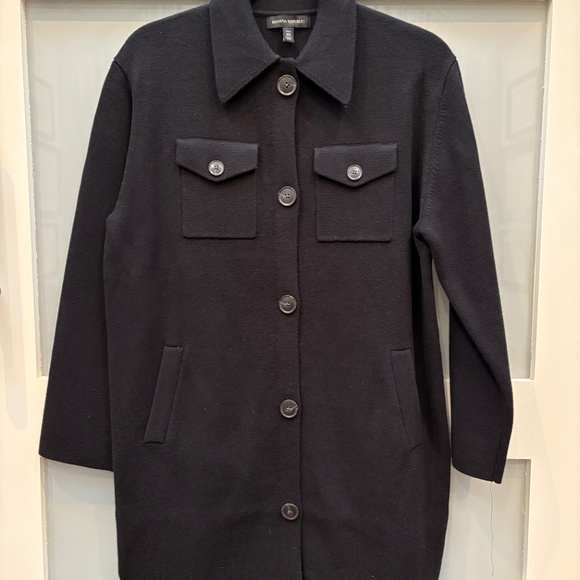 XS Black Banana Republic Long Sweater with Large Buttons and Pockets - Picture 4 of 4